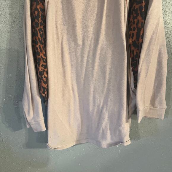 Now & Forever Womens 3X beige & Cheetah Oversized Sweater Shirt Blouse soft warm - Picture 6 of 13